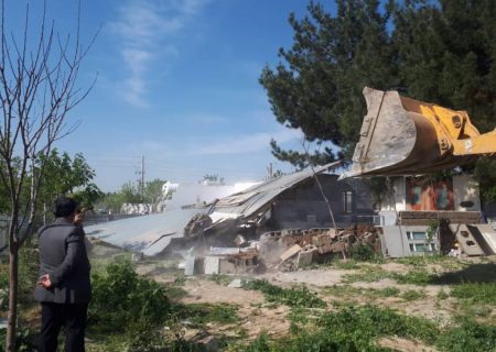 تخریب املاک فاقد مجوز در محدوده ناحیه 4 منطقه 19