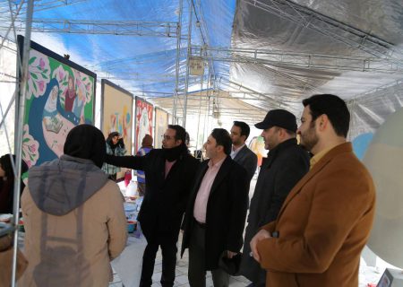 بازدید عضو شورای شهر و مدیر عامل سازمان زیباسازی از رویداد بهارستان